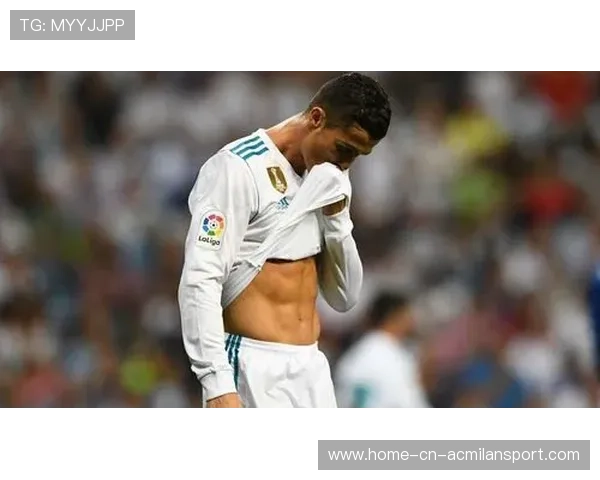 C罗腹肌最新照片震碎体育圈